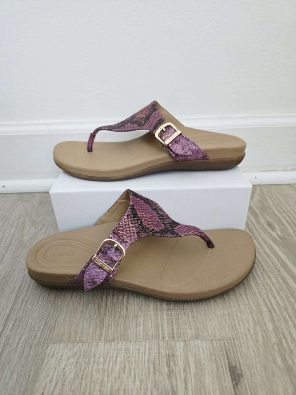 Aetrex Rita Snakeskin Purple Pink Slip On Sandals Shoes 9 9.5 Buckle Womens